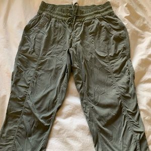 Women’s The North Face cropped Aphrodite pant